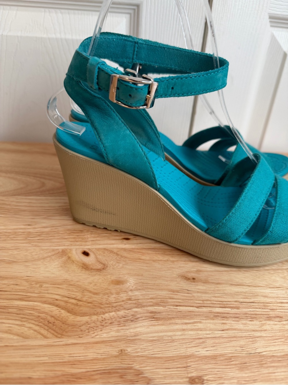 Crocs Leigh II Adjustable Ankle Strap Wedge Heeled Sandals Turquoise Size 8 - Picture 4 of 12